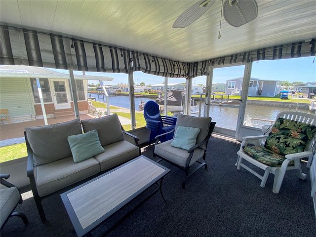 104 AMERICANA COURT NE 207, St Petersburg, FL 33702