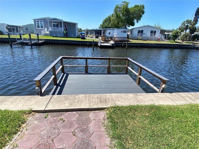 104 AMERICANA COURT NE 207, St Petersburg, FL 33702