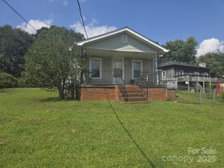 816 Pineburr Avenue SW, Valdese, NC 28690