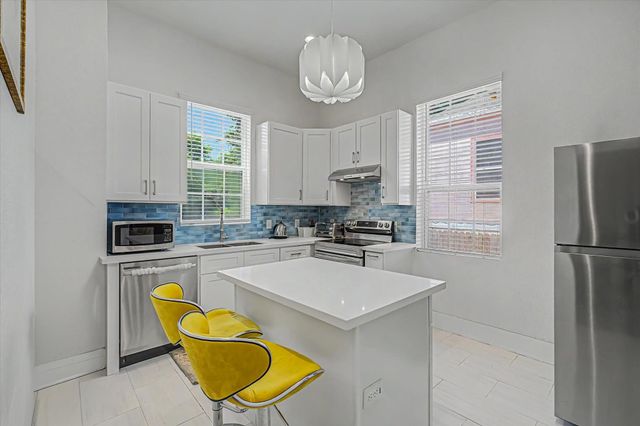 3519 Broadway Street, Galveston, TX 77550