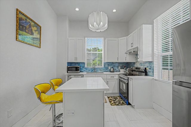 3519 Broadway Street, Galveston, TX 77550