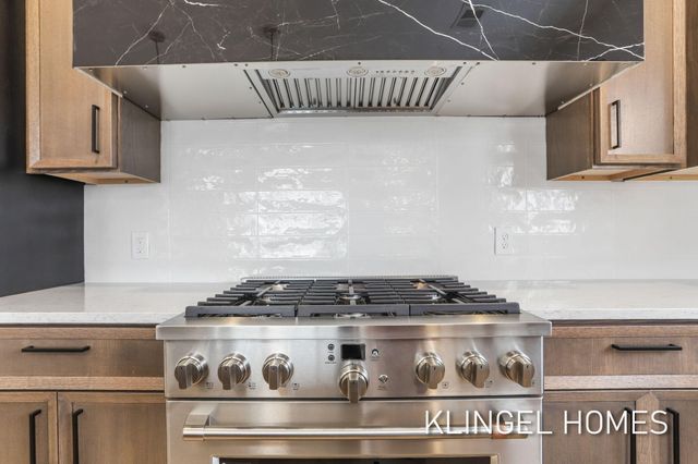 930 W Savidge Street 2, Spring Lake, MI 49456