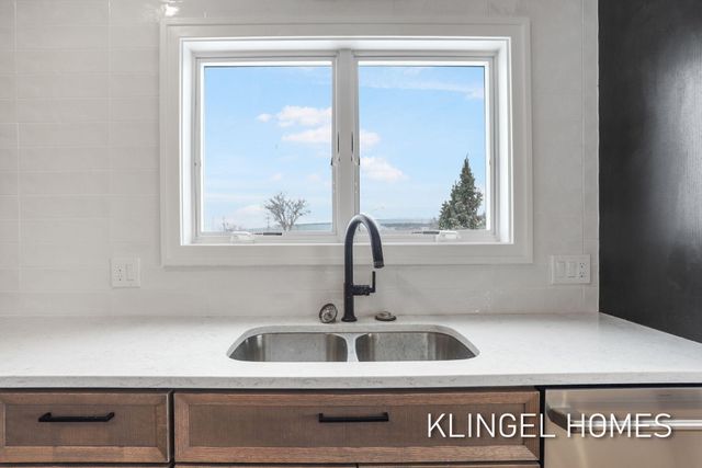 930 W Savidge Street 2, Spring Lake, MI 49456