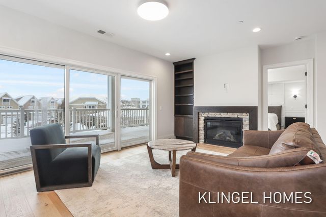 930 W Savidge Street 2, Spring Lake, MI 49456