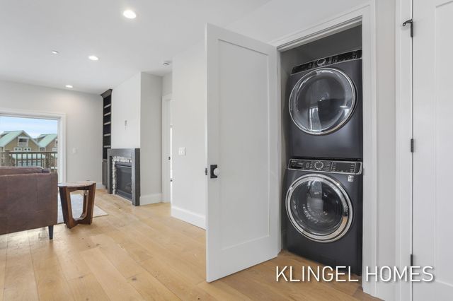 930 W Savidge Street 2, Spring Lake, MI 49456