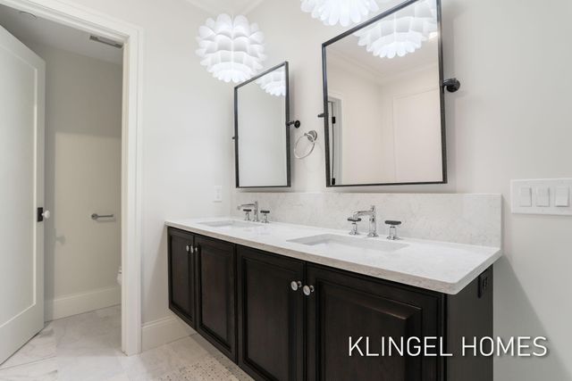 930 W Savidge Street 2, Spring Lake, MI 49456