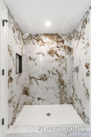 930 W Savidge Street 2, Spring Lake, MI 49456