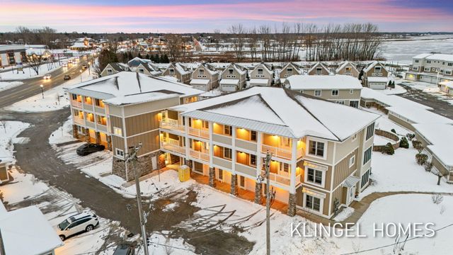 930 W Savidge Street 2, Spring Lake, MI 49456