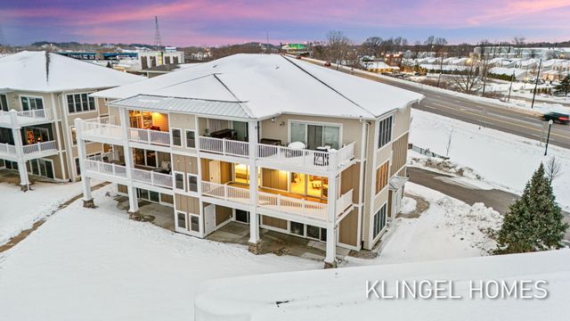 930 W Savidge Street 2, Spring Lake, MI 49456