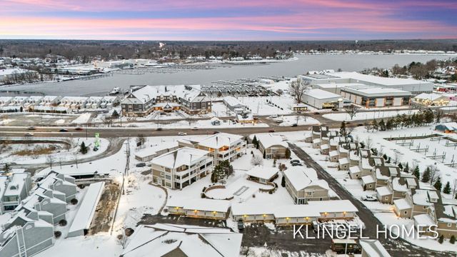 930 W Savidge Street 2, Spring Lake, MI 49456