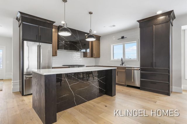 930 W Savidge Street 2, Spring Lake, MI 49456