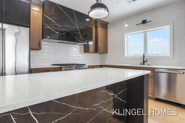 930 W Savidge Street 2, Spring Lake, MI 49456