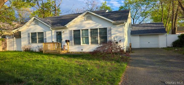 46 E Maple Street, Central Islip, NY 11722