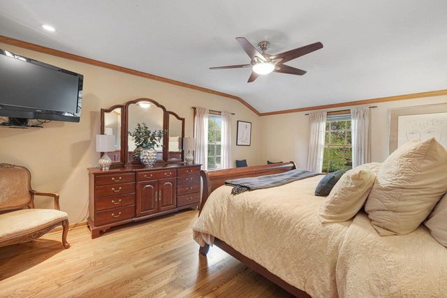 9516 N Apple Blossom LANE, Bayside, WI 53217