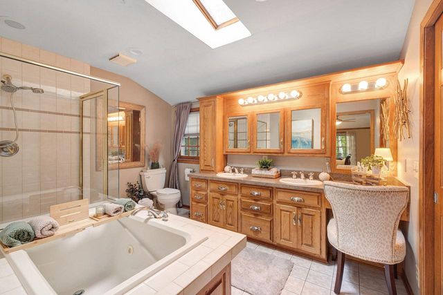 9516 N Apple Blossom LANE, Bayside, WI 53217
