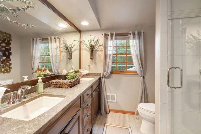 9516 N Apple Blossom LANE, Bayside, WI 53217