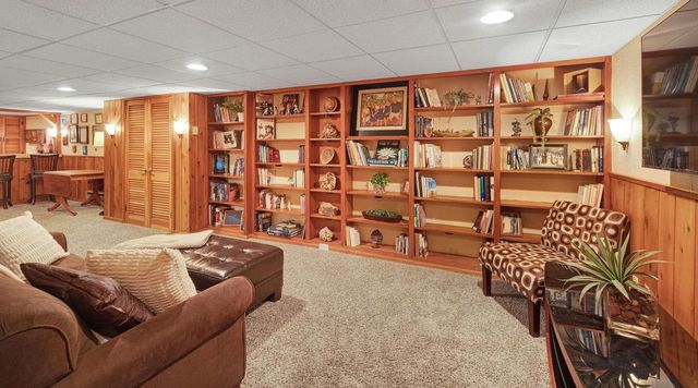 9516 N Apple Blossom LANE, Bayside, WI 53217