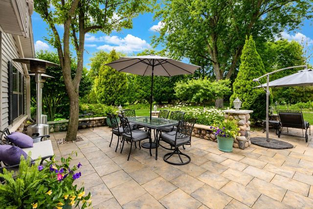 9516 N Apple Blossom LANE, Bayside, WI 53217
