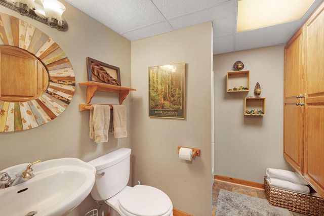 9516 N Apple Blossom LANE, Bayside, WI 53217