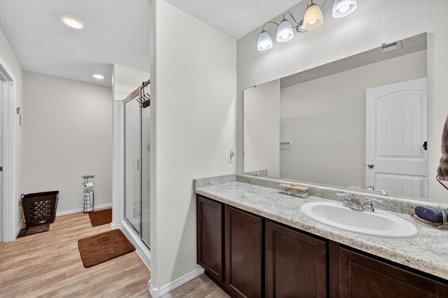 50 Hermanos Loop, Los Lunas, NM 87031