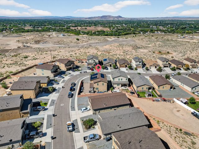 50 Hermanos Loop, Los Lunas, NM 87031