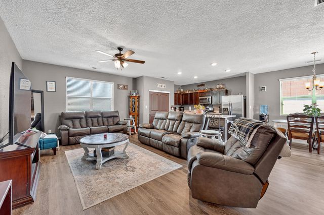 50 Hermanos Loop, Los Lunas, NM 87031