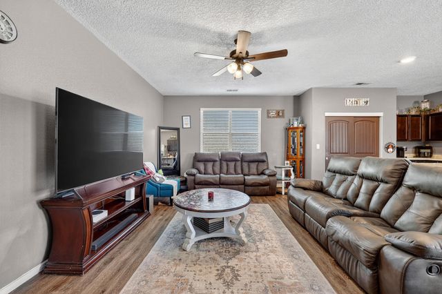 50 Hermanos Loop, Los Lunas, NM 87031