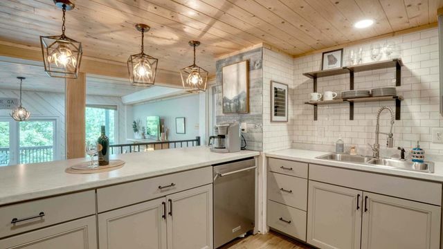 1710 Summit Trail, Hiawassee, GA 30546
