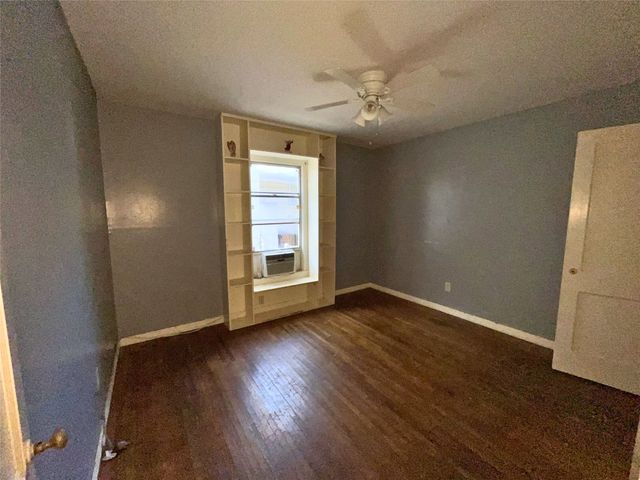 4232 5th Avenue, Fort Worth, TX 76115