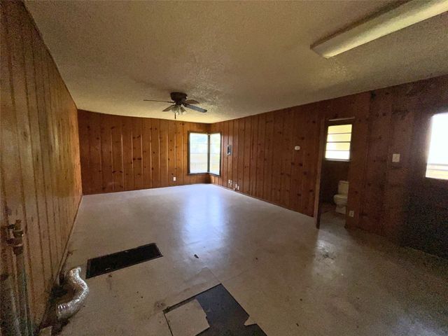 4232 5th Avenue, Fort Worth, TX 76115