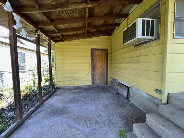 4232 5th Avenue, Fort Worth, TX 76115