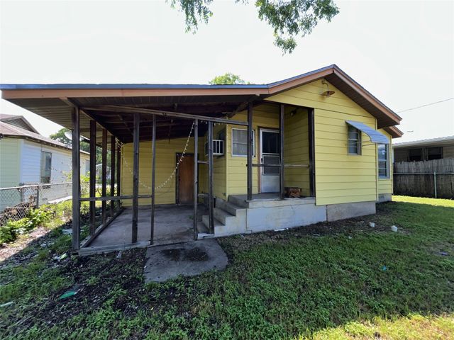 4232 5th Avenue, Fort Worth, TX 76115