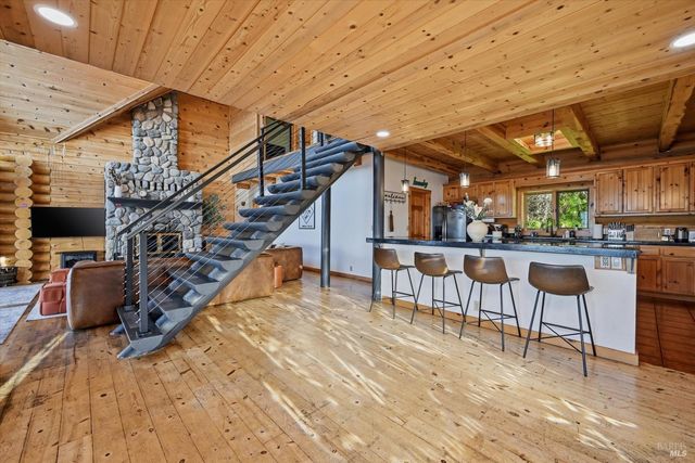 7001 Glebe Dr, Kelseyville, CA 95451