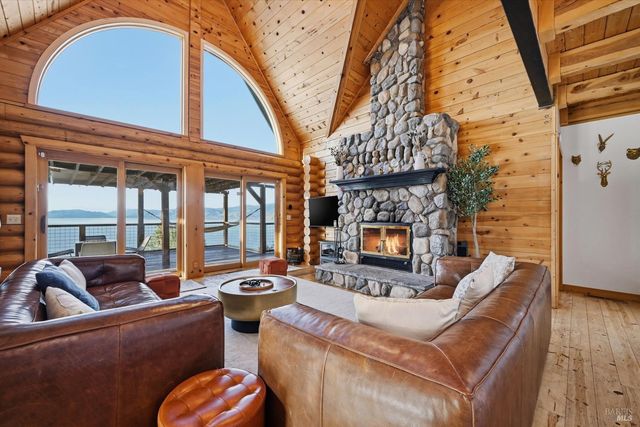 7001 Glebe Dr, Kelseyville, CA 95451