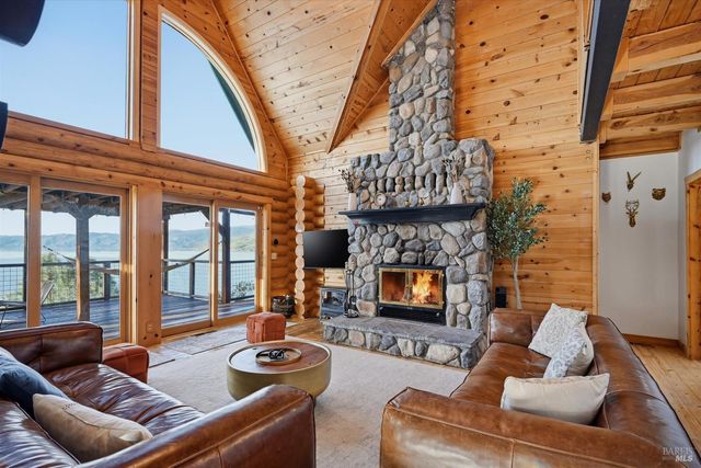 7001 Glebe Dr, Kelseyville, CA 95451