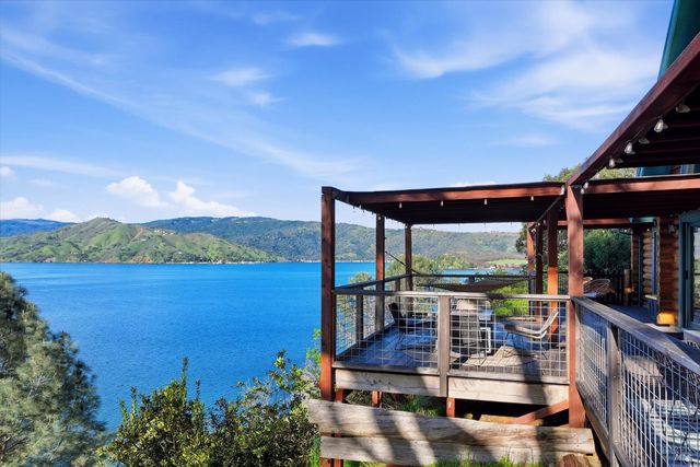 7001 Glebe Dr, Kelseyville, CA 95451