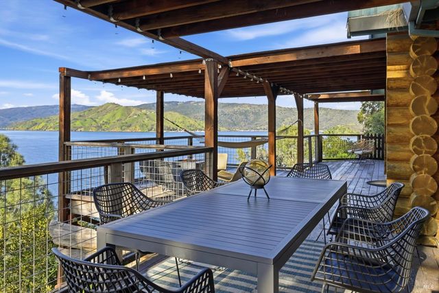 7001 Glebe Dr, Kelseyville, CA 95451