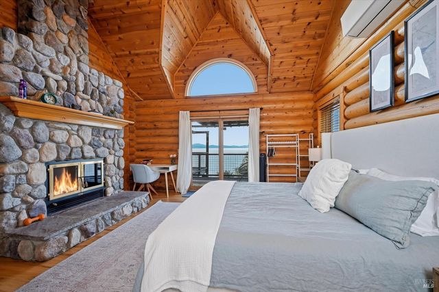 7001 Glebe Dr, Kelseyville, CA 95451