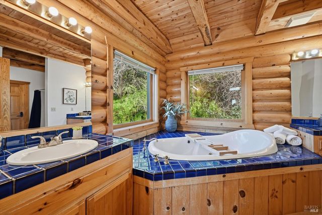 7001 Glebe Dr, Kelseyville, CA 95451