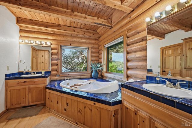 7001 Glebe Dr, Kelseyville, CA 95451