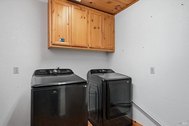 7001 Glebe Dr, Kelseyville, CA 95451