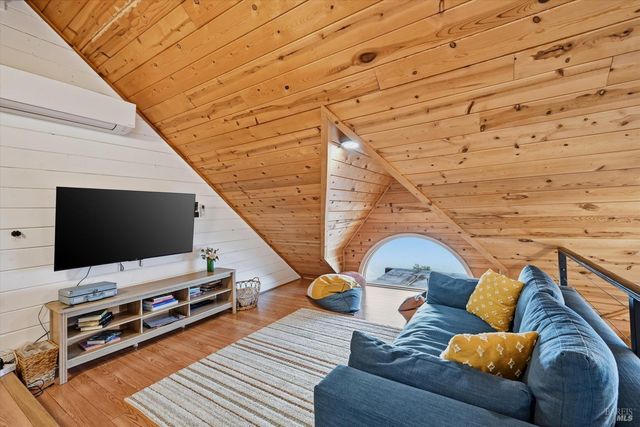 7001 Glebe Dr, Kelseyville, CA 95451