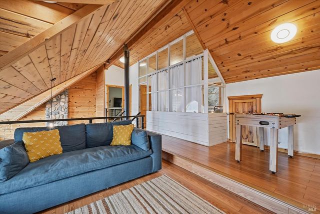 7001 Glebe Dr, Kelseyville, CA 95451