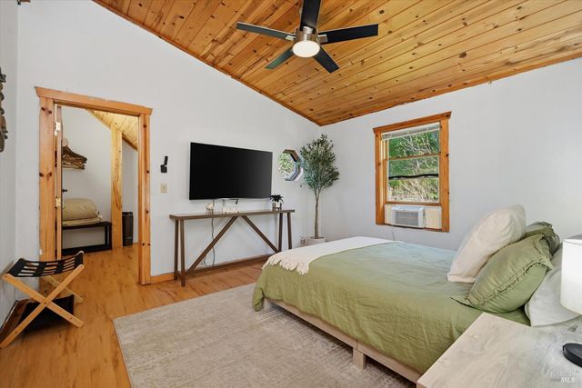 7001 Glebe Dr, Kelseyville, CA 95451