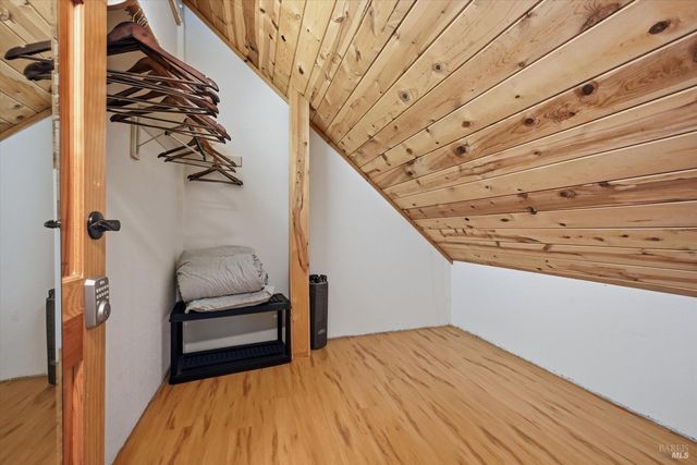 7001 Glebe Dr, Kelseyville, CA 95451