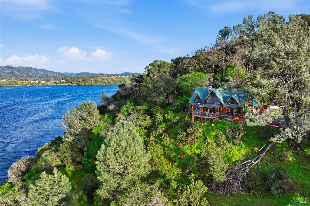 7001 Glebe Dr, Kelseyville, CA 95451