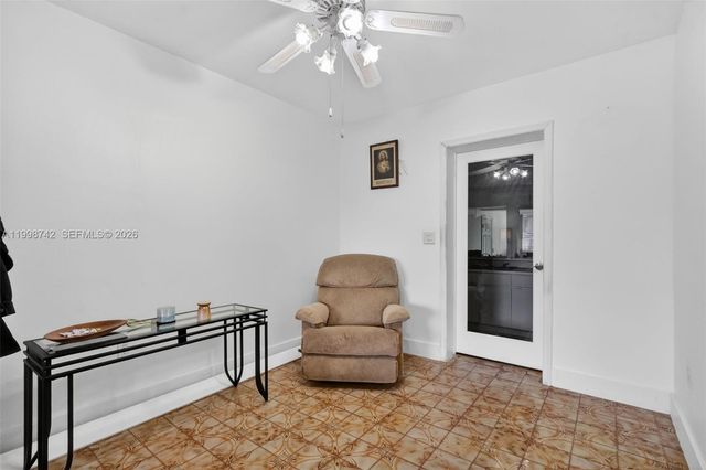 733 W 33rd St, Hialeah, FL 33012