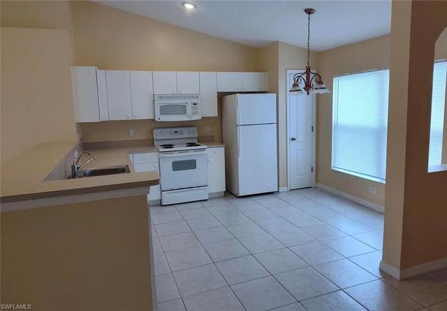 1109 NE 2nd PL, Cape Coral, FL 33909