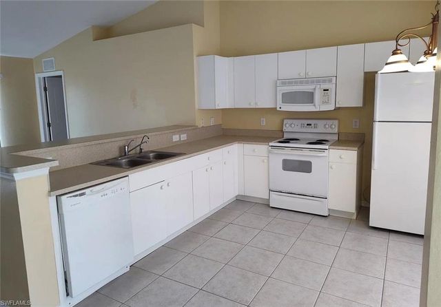 1109 NE 2nd PL, Cape Coral, FL 33909