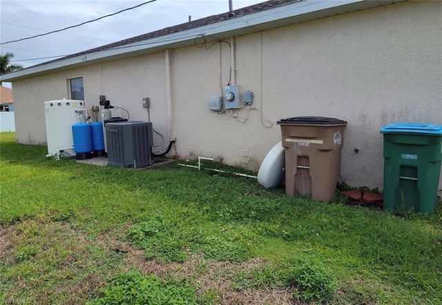 1109 NE 2nd PL, Cape Coral, FL 33909